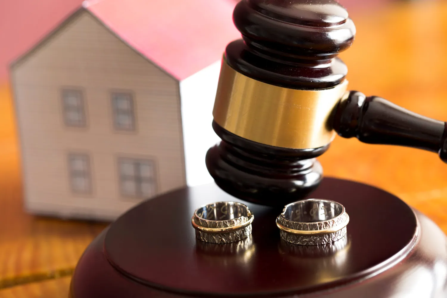 divorce lawyer